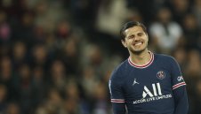 Три гранда душат около Икарди