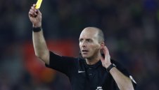 Резнаха главата на скандалния съдия Майк Дийн + ВИДЕО