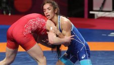 Миглена Селишка грабна бронз на турнир по борба в Истанбул