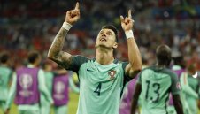 Юнайтед иска на всяка цена Фонте, дава Рохо за него