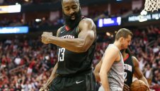 Брадата спря Вълците с 44 точки