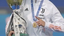 Кристиано Роналдо ли е голмайстор №1 в историята? Вижте каква е истината