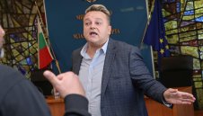 Градев топи БФС пред УЕФА и ЕК