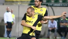 "Канарчетата" клъвнаха девет от Славия, Неделев с два гола