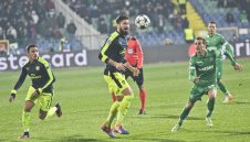 Лион сменя Лаказет с Оливие Жиру