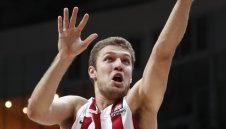 Везенков с първи точки в Евролигата
