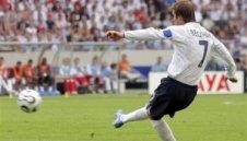 Англия се добра с мъка до четвъртфинала