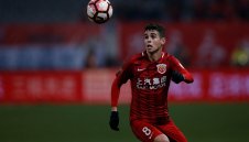 Оскар профука две дузпи в Шампионска лига