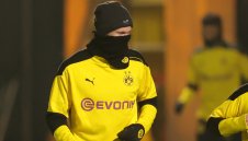 В Дортмунд си скубят косите заради Халанд