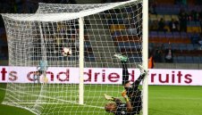 Ники Михайлов се отдалечава от Левски заради високи финансови претенции 