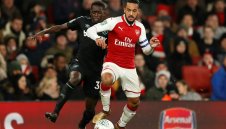 Евертън фаворит за Тио Уолкот