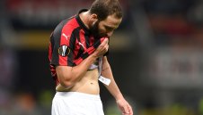 Милан с нова грешна стъпка, но остава в Топ 4