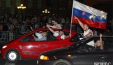 500 000 празнуват триумфа в Москва