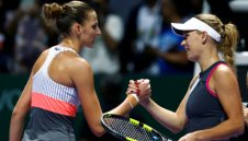 Вожняцки продължава да гази в Сингапур, достигна финала