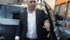 Жесток скандал! Стоичков подивя, нападна журналисти и преби шофьор