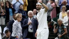 Контузеният Гришо се срина