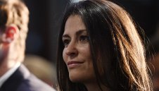 Секси шефка: Марина напуска Челси с 20 млн. паунда бонус