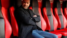 Бос ще "съблича" Байерн: Удряме ги и помагаме на Дортмунд