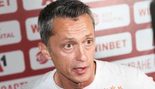 Само Стойчо Младенов остана пред Христо Янев