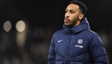 Челси гони Оба