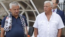 Крушарски се появи на "Лаута" и започна да раздава пачки