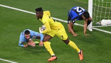 Ман Юнайтед надцаква Челси за Онана