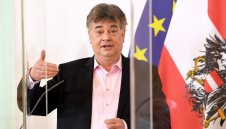 Футболът в Австрия победи COVID-19