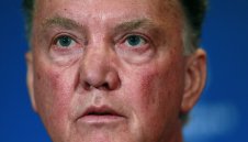 Вижте как Ван Гаал разцелува Депай!