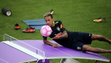 Неймар към УЕФА: Изхвърлете Барса от Шампионска лига