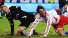 Замер отряза Хамбургер, ван Нистелрой в игра