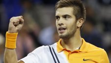 Хърватин удари Федерер, стигна финал