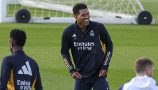 Саутгейт освободи Белингам, той се връща да се лекува в Мадрид