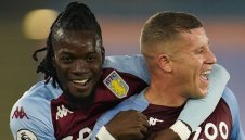 Вила няма спиране, удари и Лестър в равностоен мач