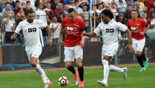 Да му мислят Левски и Лудогорец: Бербатов подписва с ЦСКА за плейофите!