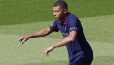 Сеч или целувка? ПСЖ с ясна позиция относно Мбапе