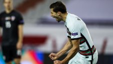 Португалия с драматична победа в Хърватия, защитник засенчи Кристиано Роналдо