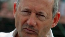 Рон Денис отново обеща равенство между пилотите