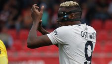 Челси предложил на Осимен смешна заплата, той остава извън игра до януари