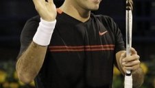 Федерер с чиста победа на старта в Дубай