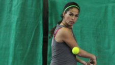 Шиникова даде само гейм и е на четвъртфинал в Сеул