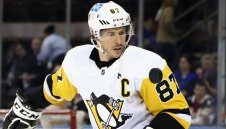 Пингвините загубиха Кросби и не успяха да затворят Рейнджърс