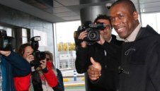 Камерун би шута на Кларънс Зеедорф