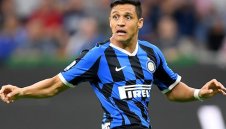 Юнайтед стигна дъното: Пробва да си върне Алексис от Интер, но удари на камък