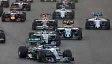 Нико пак би Люис и приключи сезона с победа