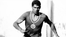 Почина големият Александър Шаламанов