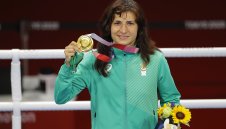 11 месеца след златото в Токио: Стойка Кръстева роди момиче