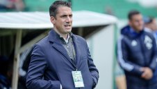 Веласкес залага капан за най-кошмарния мач на Левски