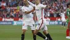 Гол след гол на Севиля - Бетис