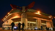 УЕФА посече Италия: Калпави и старомодни стадиони!