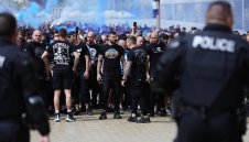 Като на война преди Вечното дерби: "Васил Левски" беше пълен с ракети и бомби!